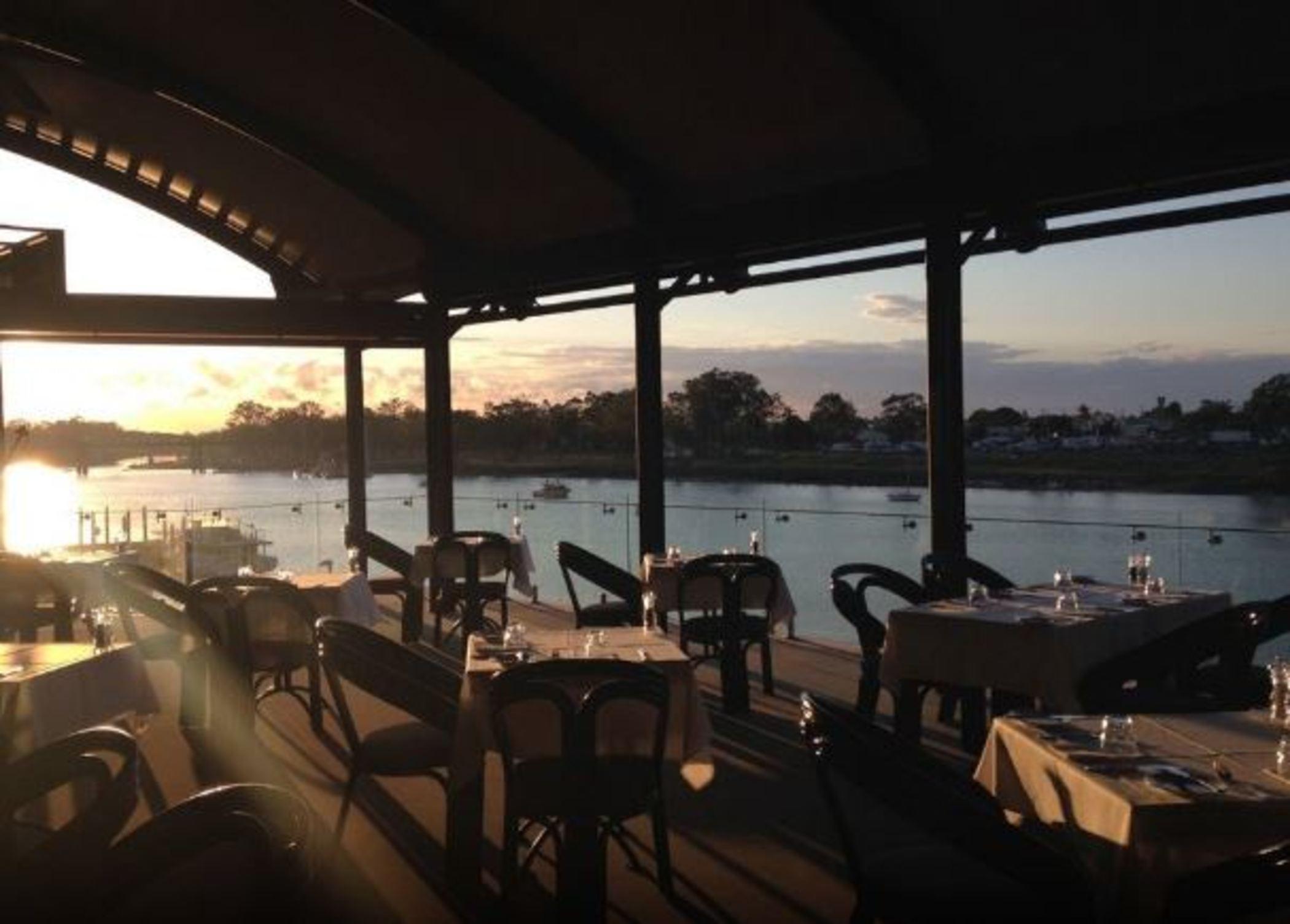 בונדברג Burnett Riverside Hotel מראה חיצוני תמונה